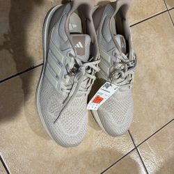 Brand new Size 11.5 Adidas Dreamstrike Shoes