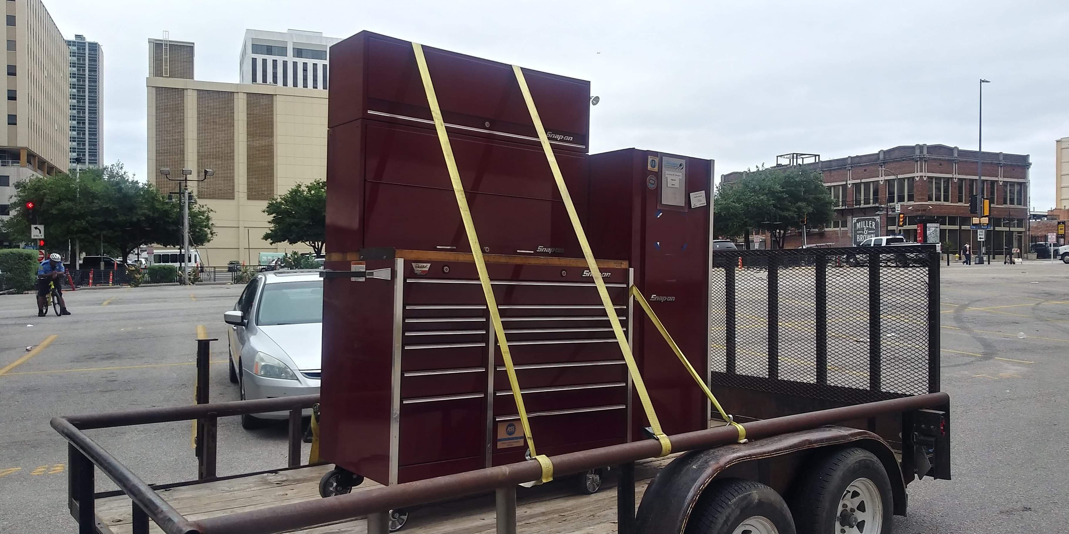 Like new Snap On double bank, hutch, & side storage cabinet full of Snap on, Matco, Cornwell, & Mac tools