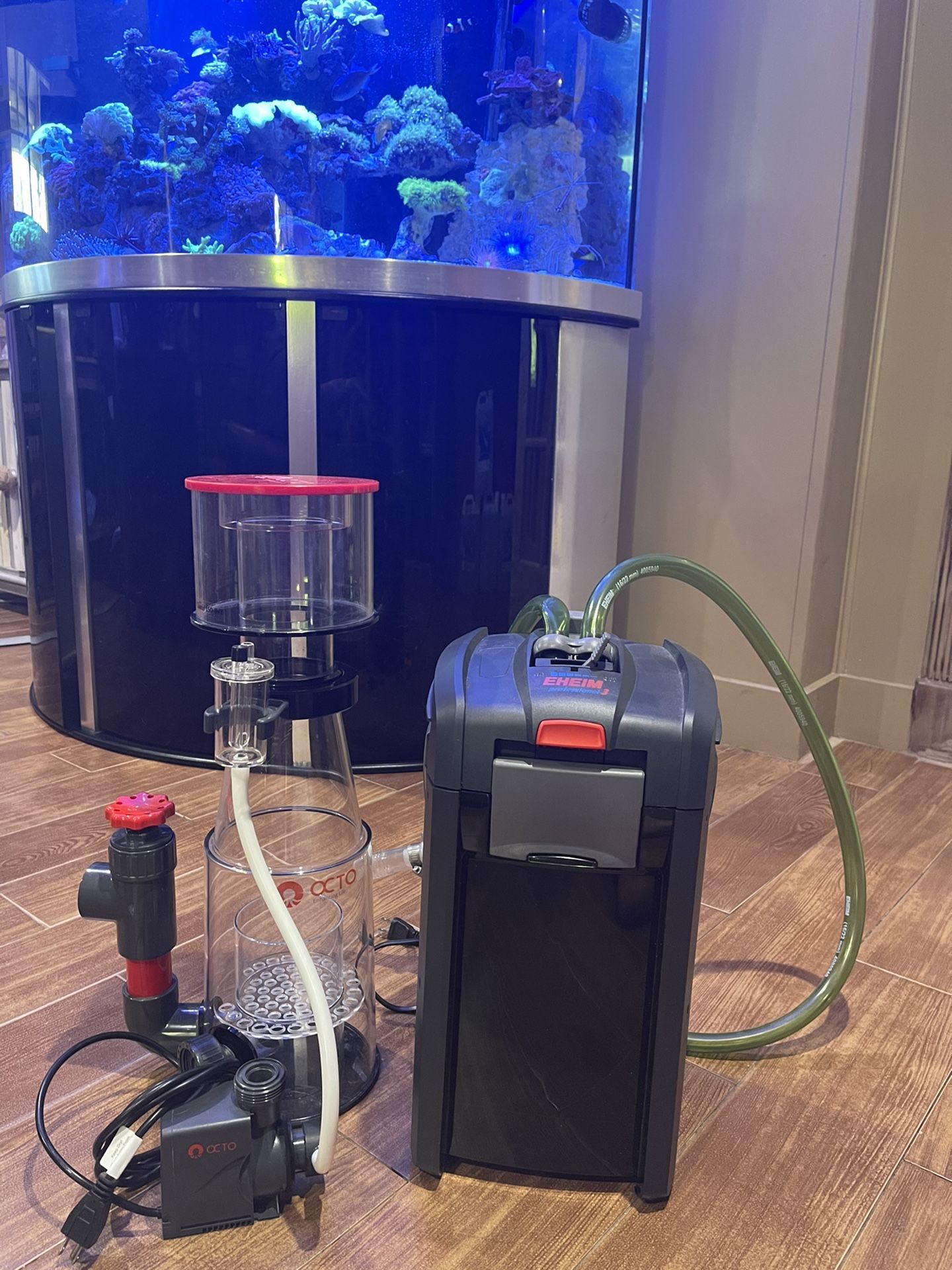 Skimmer And Eheim Professional 3 Thermofilter For Acuariums