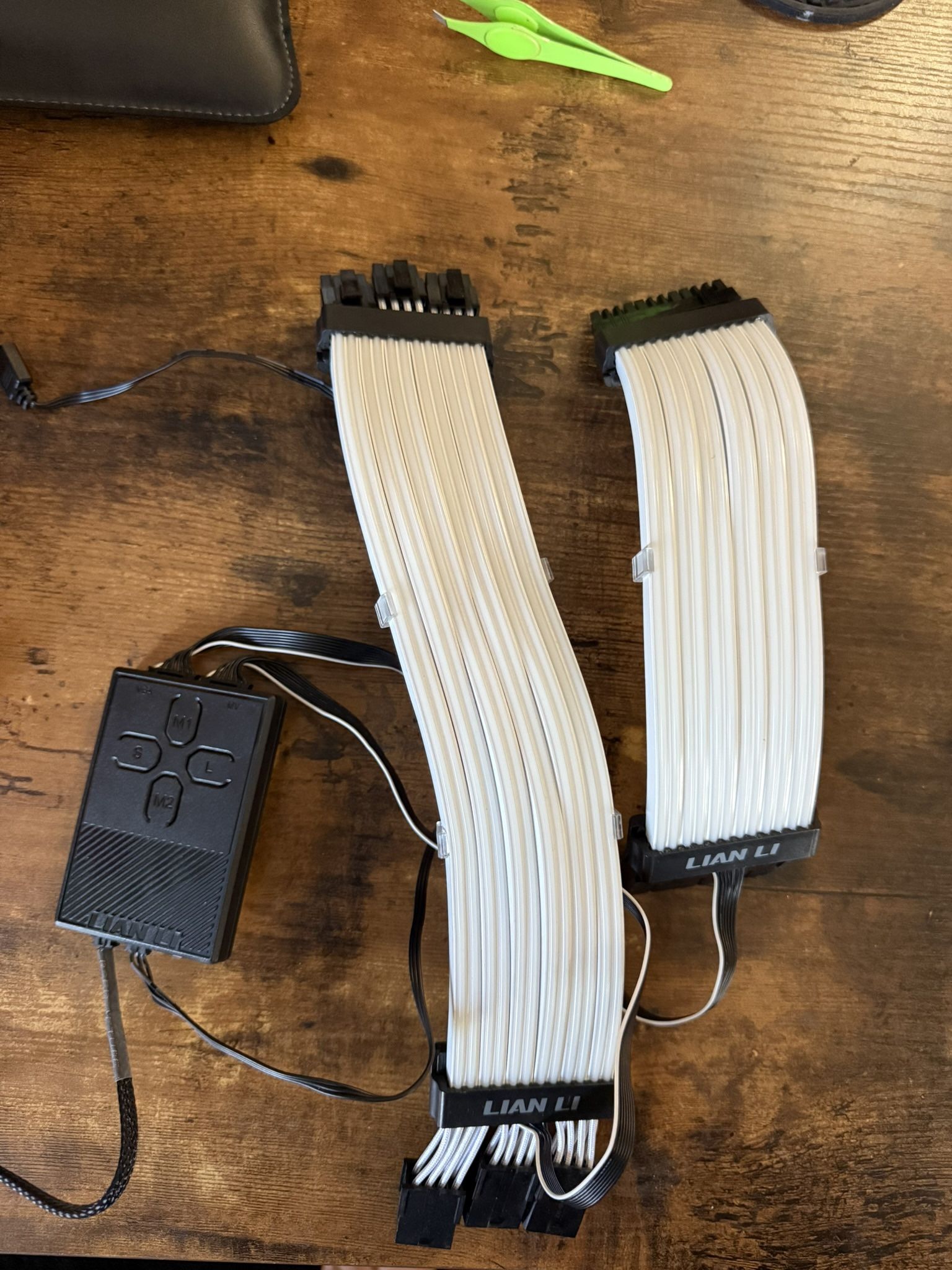 Lian Li RGB Strimmer Cables With Controller Hub (Triple 8 Pin + MB Cable)