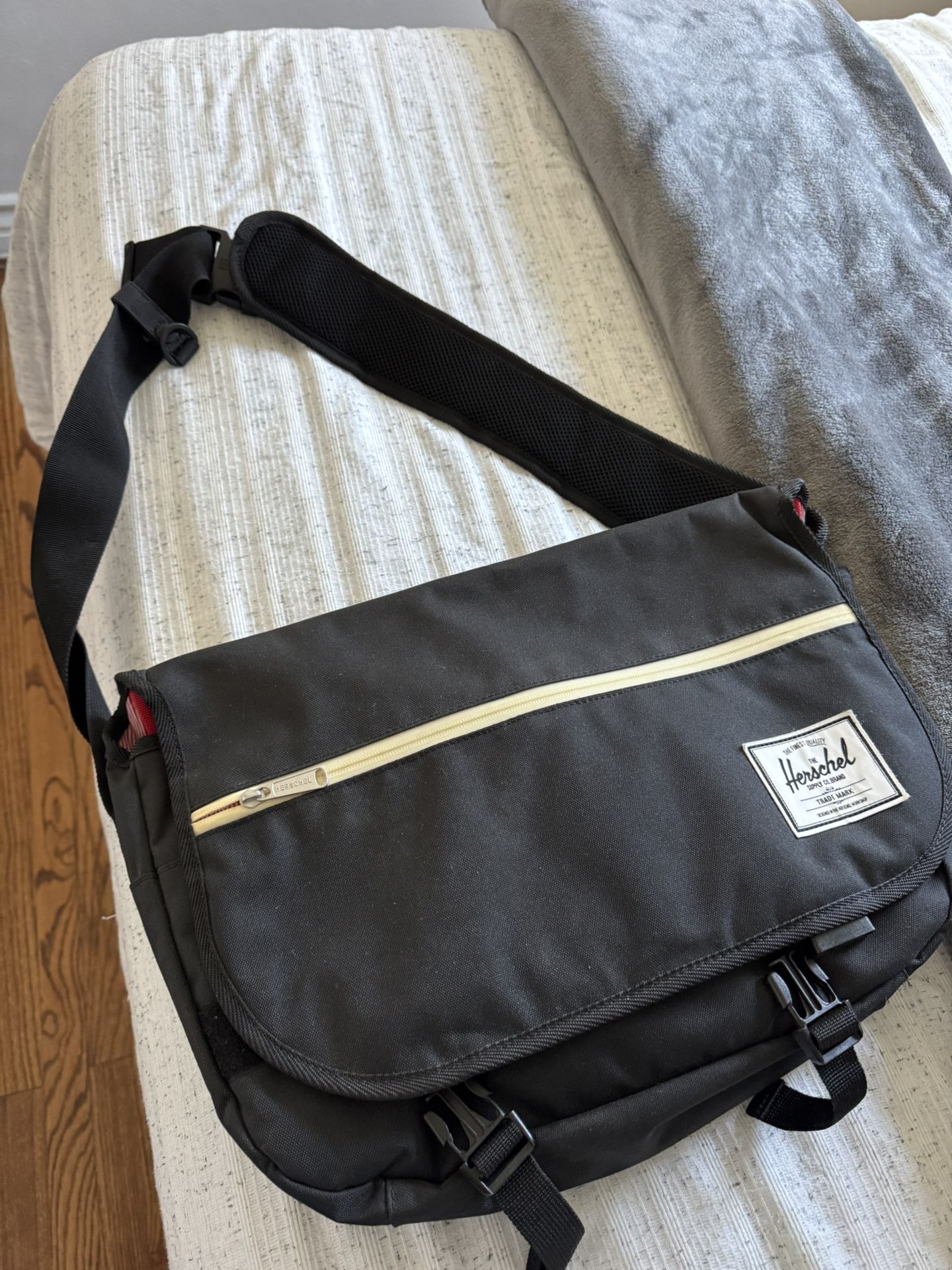 Hershel Body bag