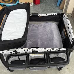 Graco Pack N Play Portable Playard 