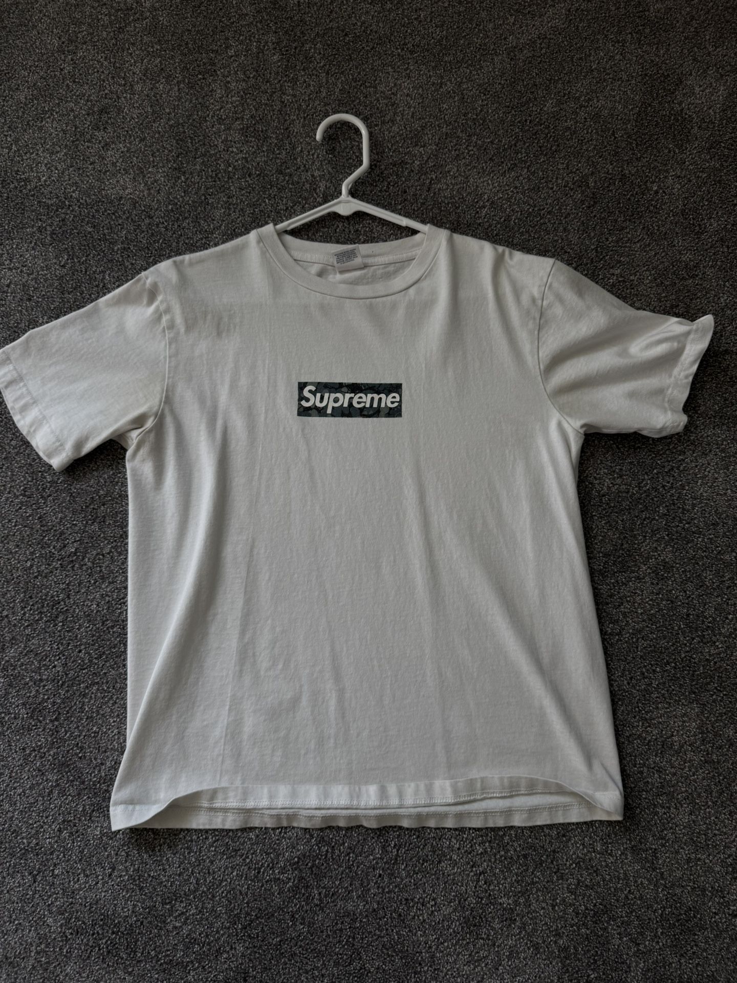 Supreme Box Logo (size Large)