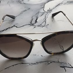 100% Authentic Tom Ford Sun Glasses. Italy