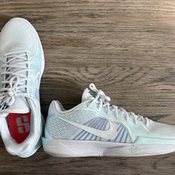 Sabrina 2 Conductor Women’s 12.5 Men’s 11