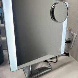 Light Up Makeup Mirror 