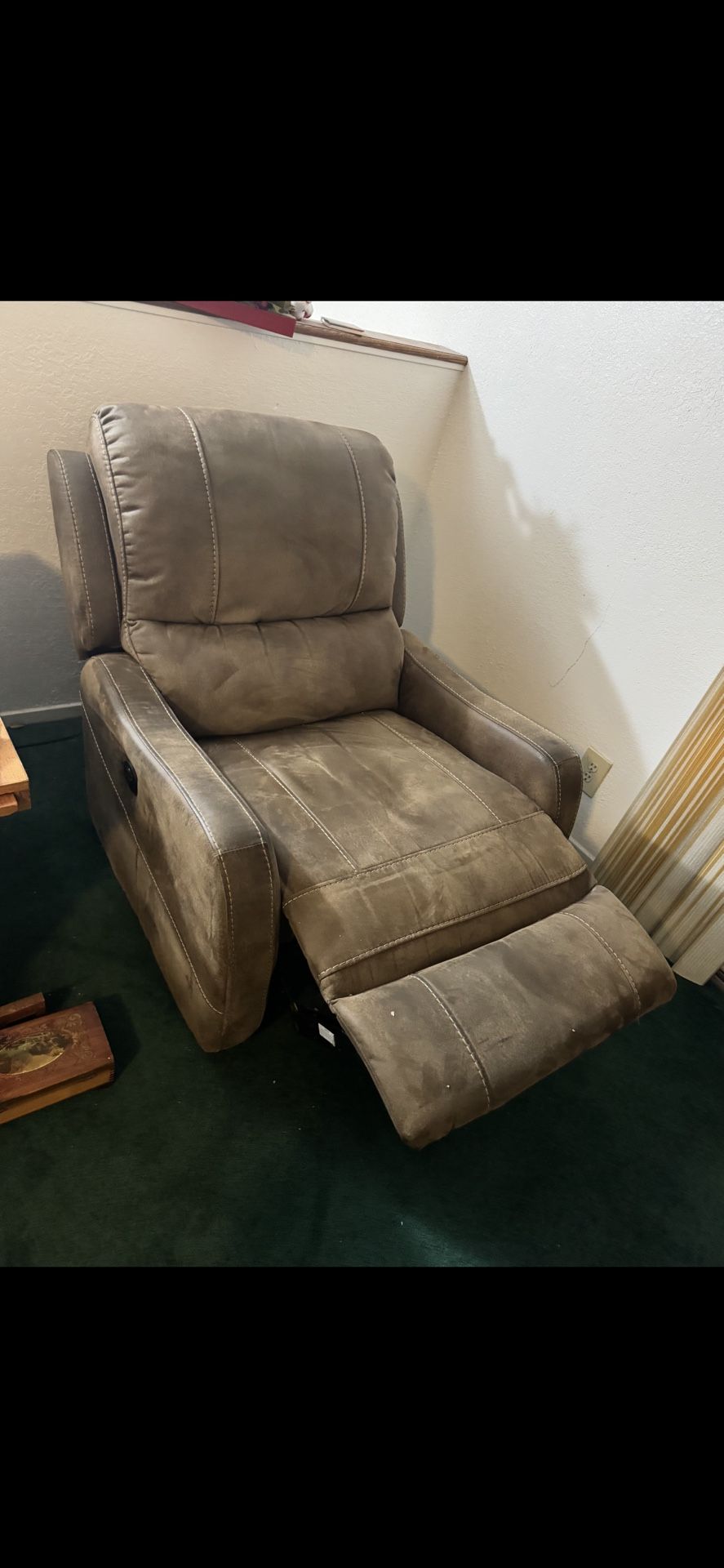 Recliner = electric