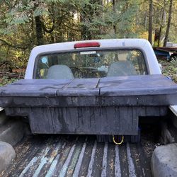 Locking Rubbermaid Truck Tool Box