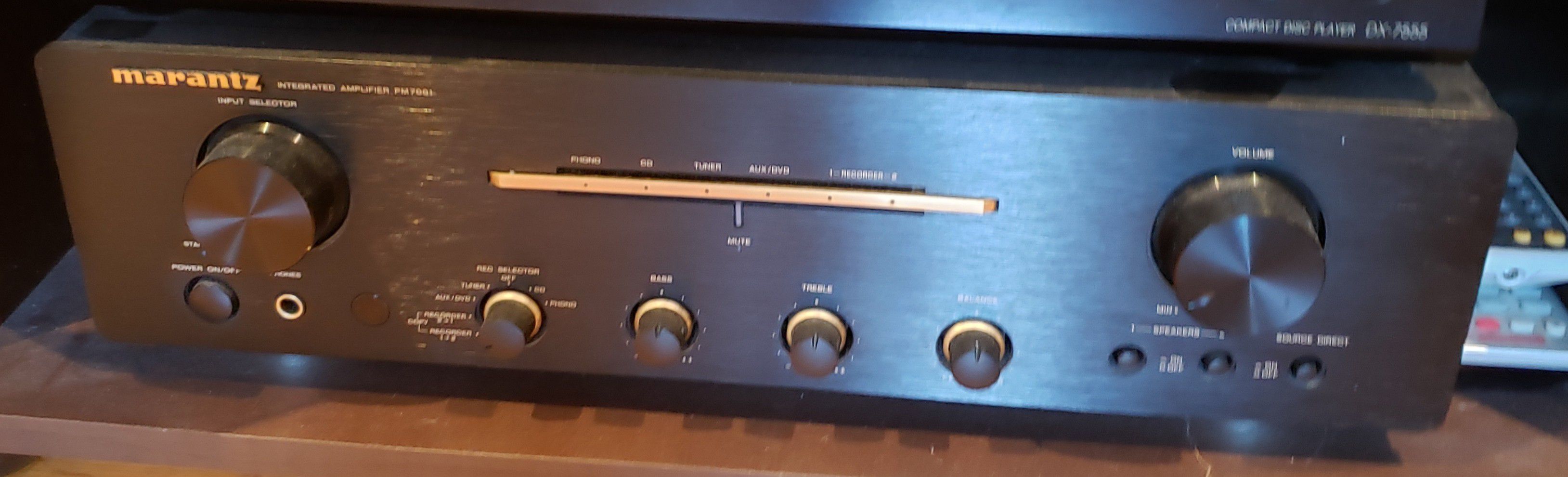 Marantz stereo amplifier