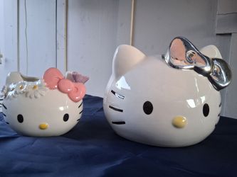 Hello Kitty ceramic planter