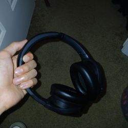 SE7 Over-ear Headphones 
