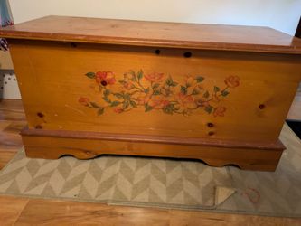 Vintage cedar chest/ Hope chest with floral detail