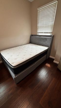 Full bed with mattress