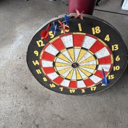 2 Sided Dart Board With 6 Darts