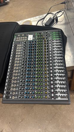 Mixer mackie