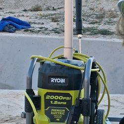 2000 PSI 1.2 GPM Cold Water Electric Pressure Washer