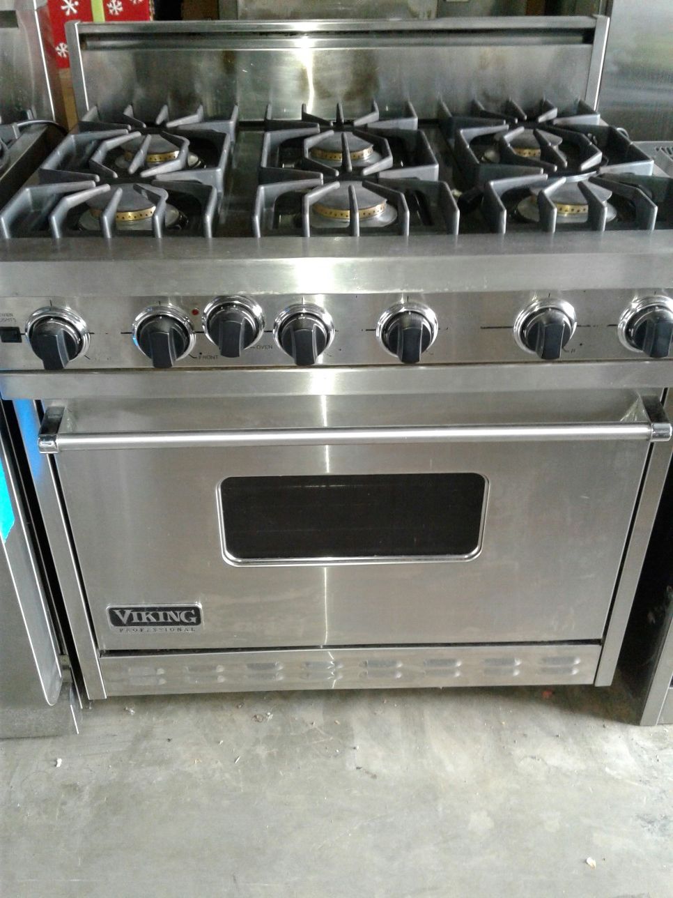 VIKING PROFESSIONAL STOVE 36"