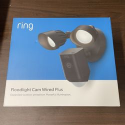 Flood Light  Camera Wired Plus 