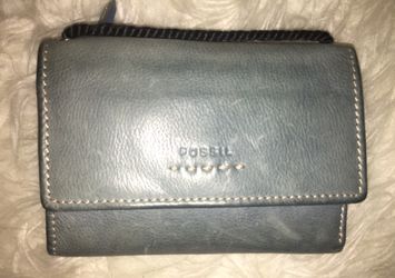 Baby blue leather fossil wallet 5.5X4 great Condition