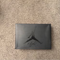 Jordan 4 (SEND OFFERS NOT FREE)
