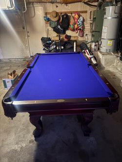 Pool Table DLT 8ft ( free delivery & set up & new color felt of your choice