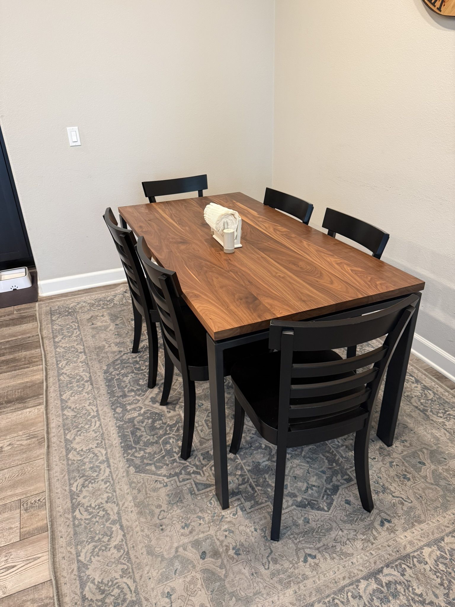 Dining Table w/chairs