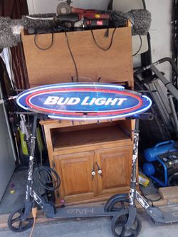 Bud LIGHT Neon Sign
