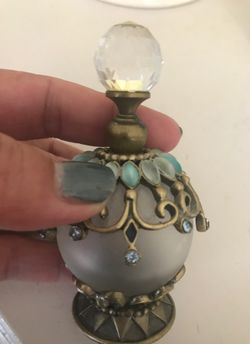 Perfume bottle