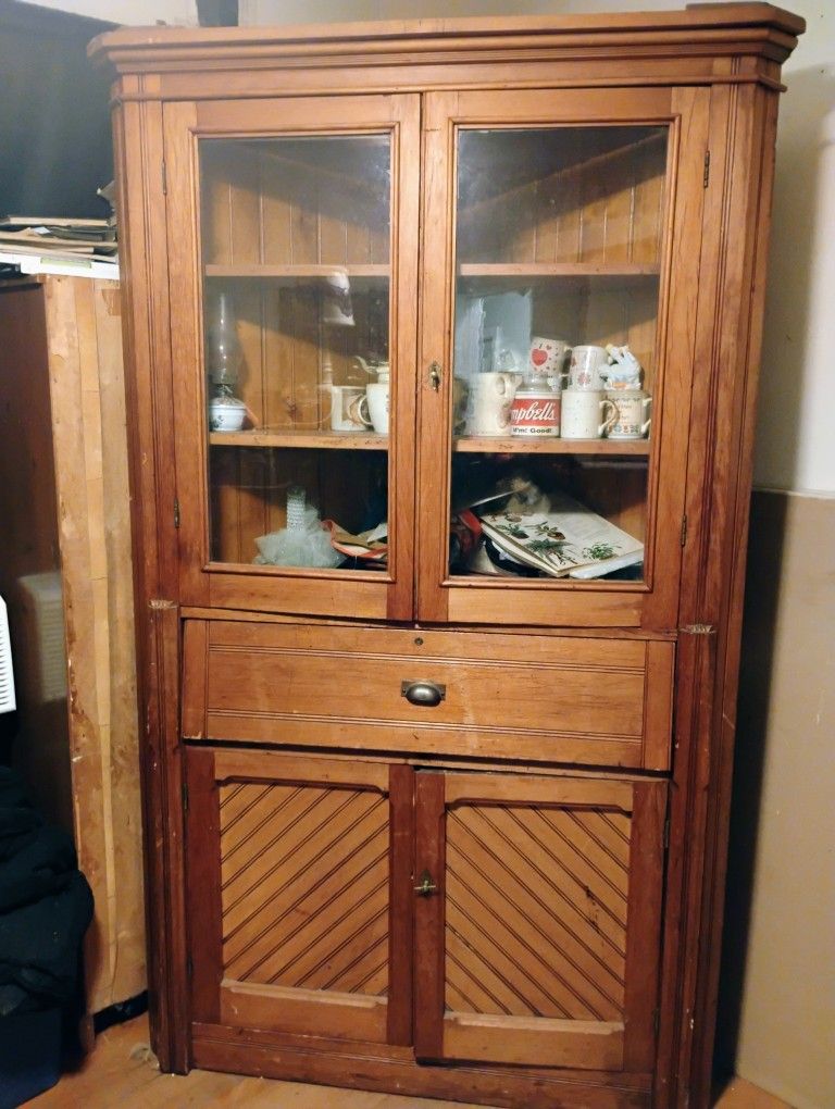 Antique Corner Curio Cabinet 