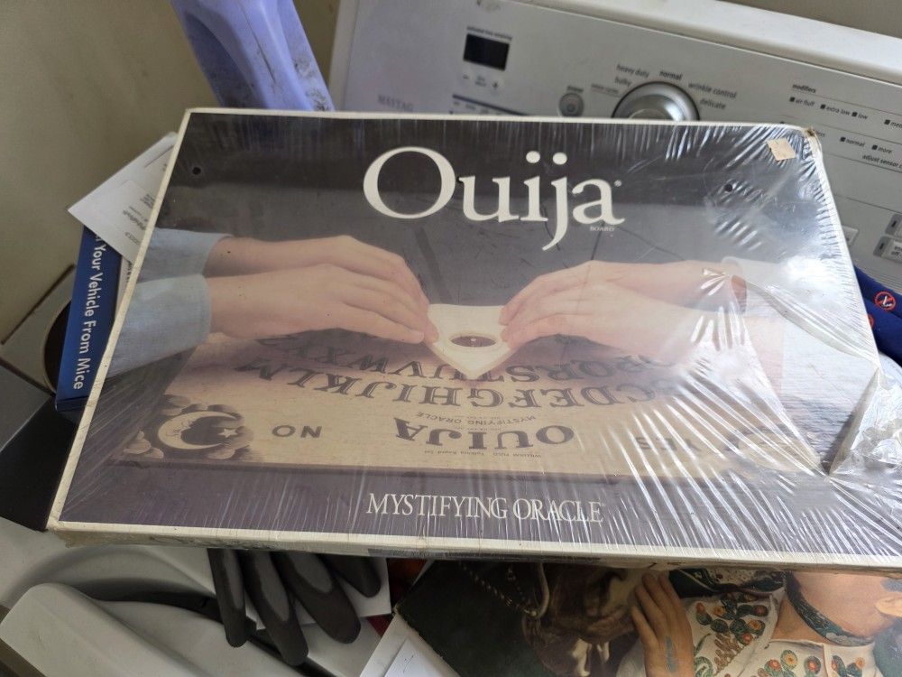 Parker Brothers Ouija Board Mystifying Oracle game from 1992 Sealed
