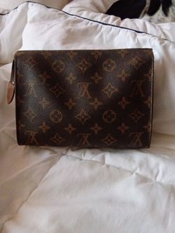Louie Vuitton Make Up Bag