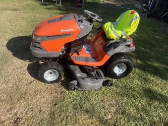 Husqvarna Riding Mower Works Great 750$