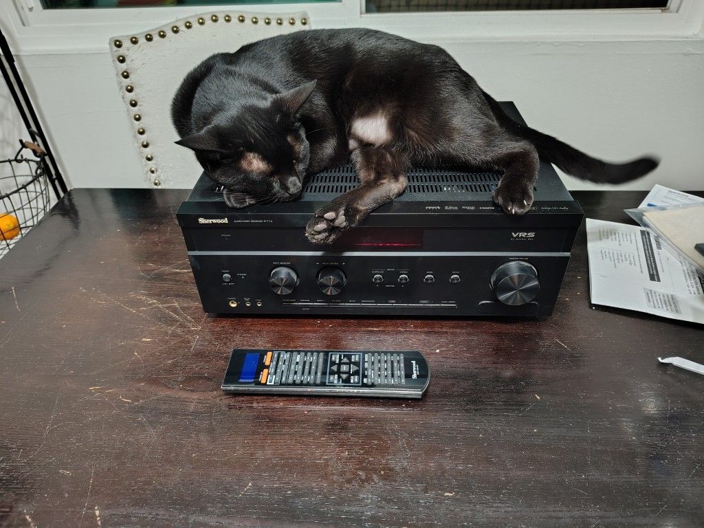 Sherwood Receiver R774
