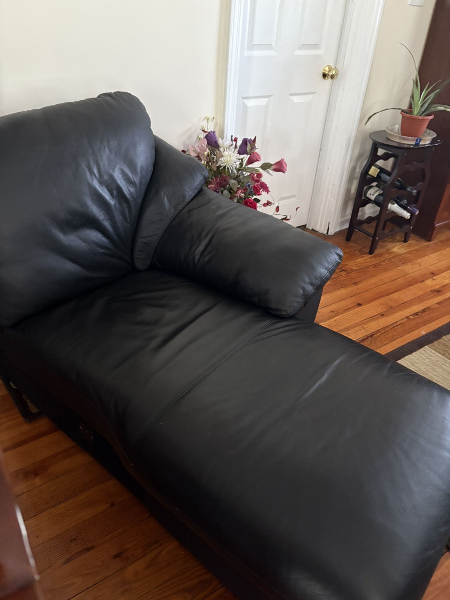 Black Leather L-Shaped Corner Sofa