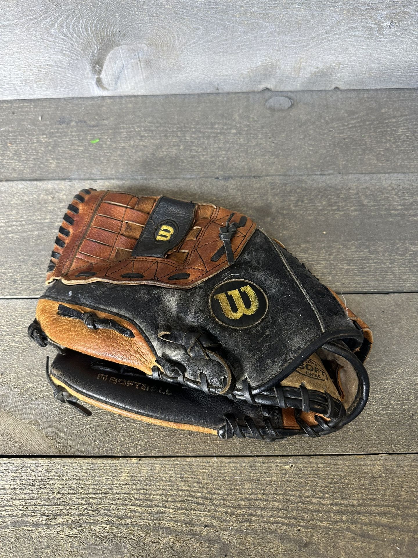 Wilson A0352 ES13 13" Softball Mitt Glove Leather LHT Adult Left Handed Brown