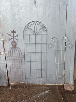 3 Metal Garden Trellis