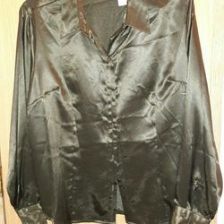(Like New) Jaclyn Smith Classic Buttoned Shirt