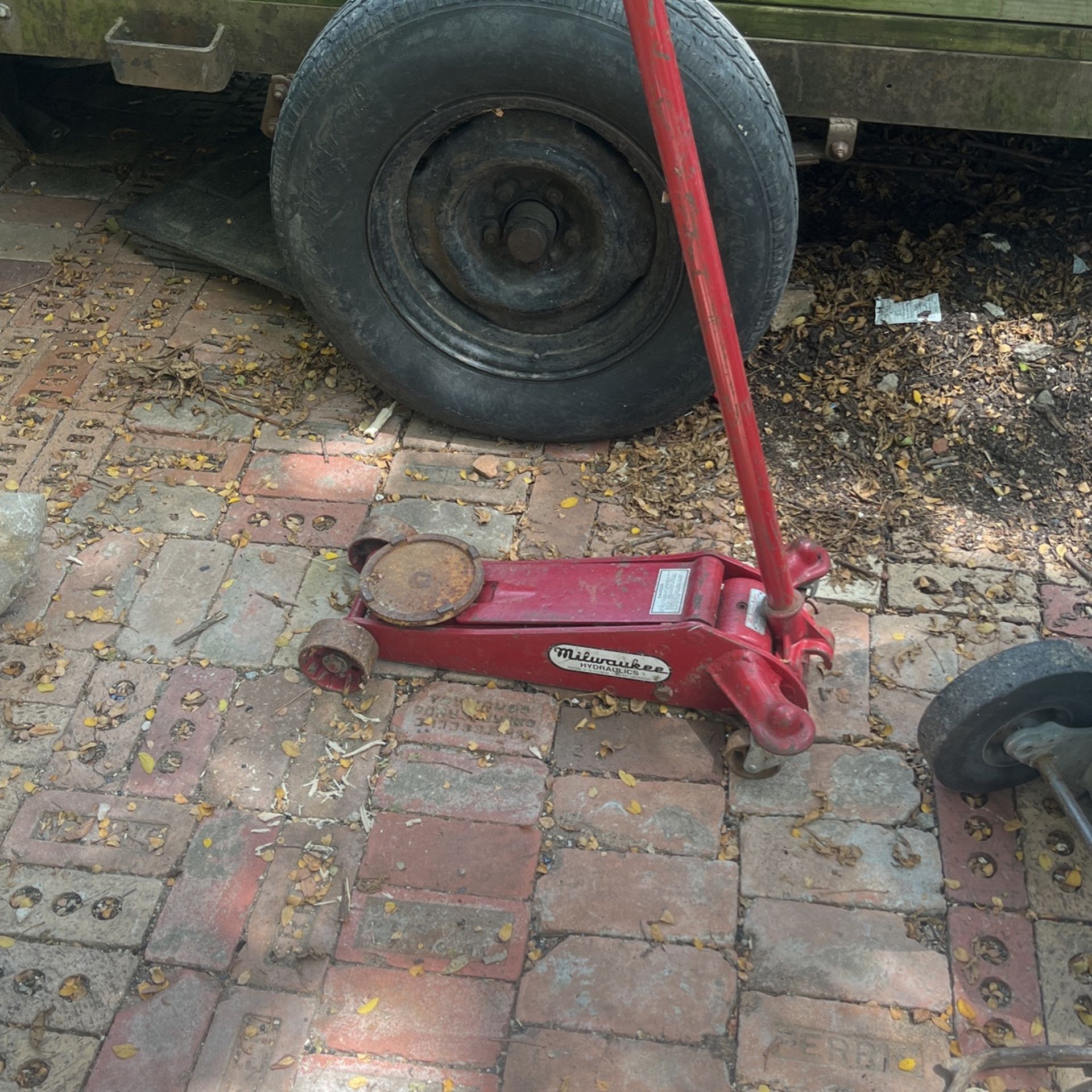 Milwaukee Hydraulic Jack