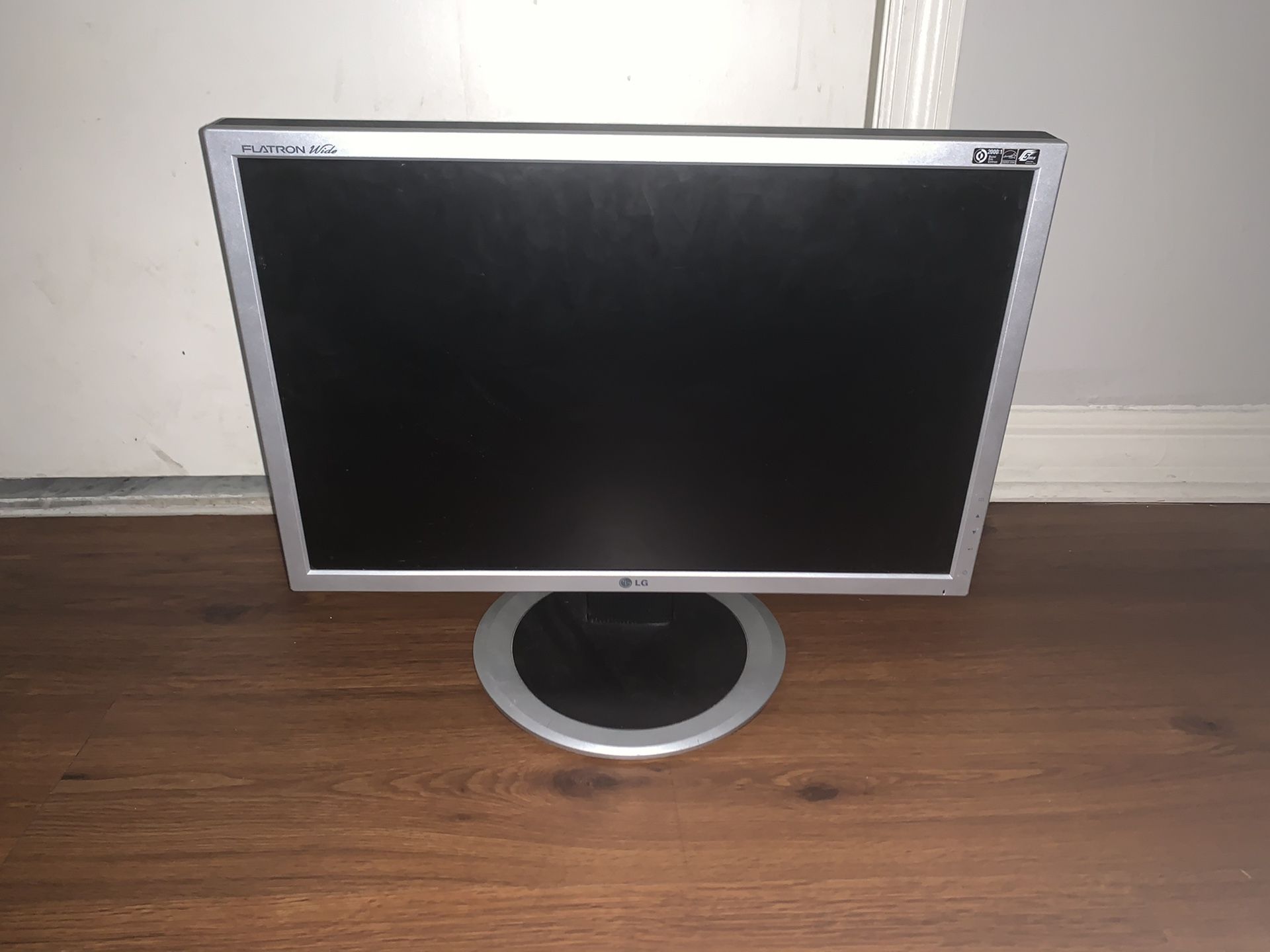 17in LG monitor