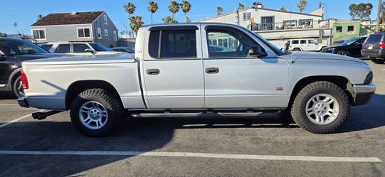 2004 dodge Dakota SLT V8