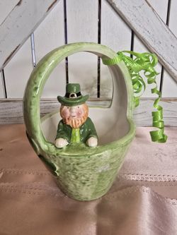 Gnome St. Patrick's Day pot