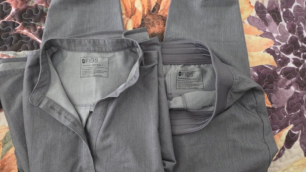 FIGS Scrubs 2 Pair