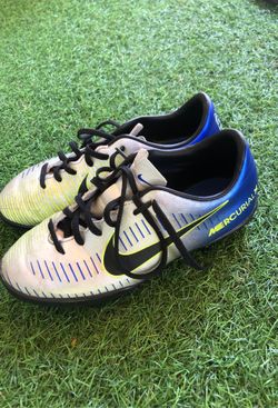 Nike soccer boys soccer shoes
