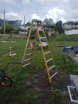 8' Stepladder