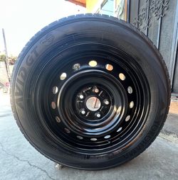 1 GOOD USED RIM & TIRE FOR SPARE HONDA IN GREAT CONDITIONS 16 X6 1/2  5X4.5  205/55R16  YOKOHAMA TIRE $60 PICKUP ONLY