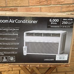 6,000 BTU 115-Volt Window Air Conditioner Cools 250 sq. ft with Remote and Dehumidifier in White