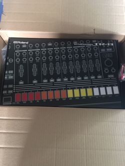 Roland TR-8 Drum Machine
