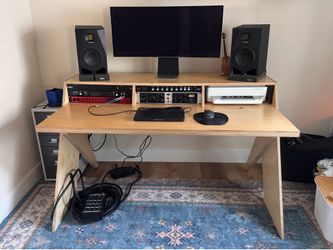 Platform Studio Desk
