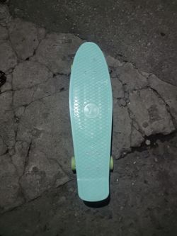 Hurley Style Mini Cruiser Skateboard 22"
