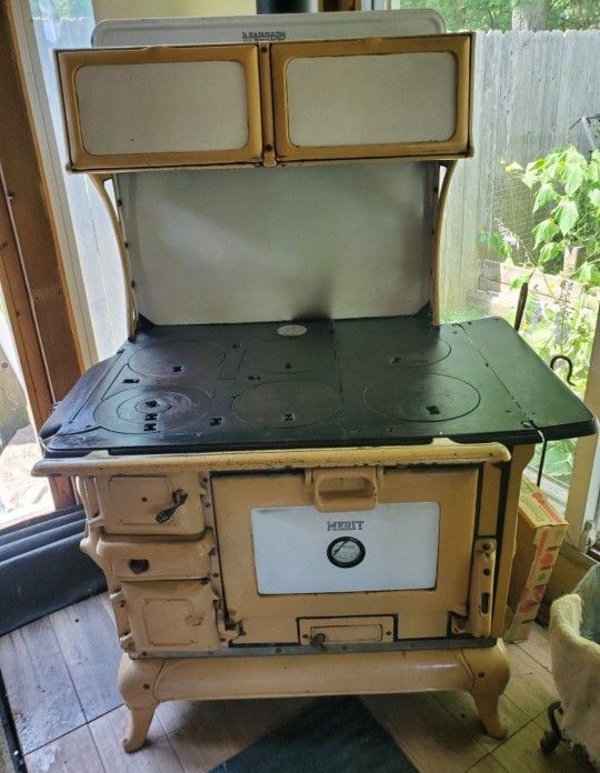 Merit Kalamazoo Wood Burning Stove 🔥